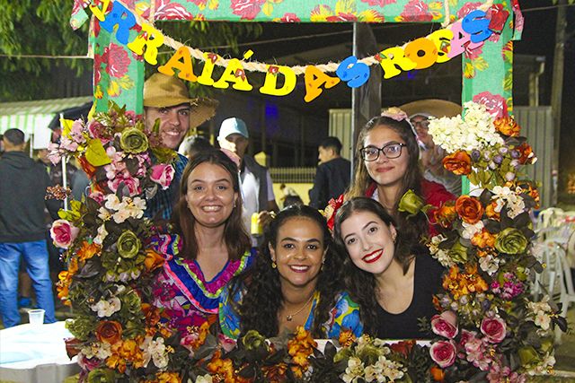 III Arraiá das Rosas de Ouro