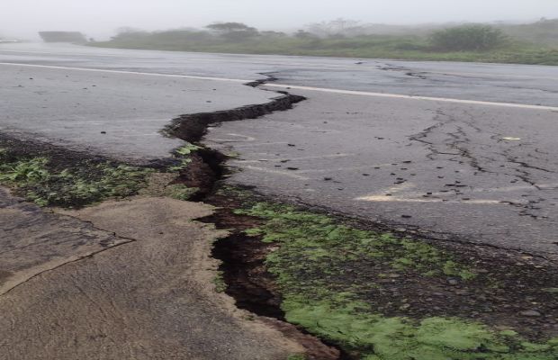 BR-262 é completamente interditada em Córrego Danta, no Centro-Oeste, devido à rachadura no asfalto