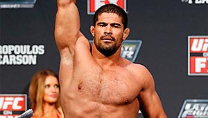 Toquinho retorna de suspensão e estreia como meio-médio no UFC em Barueri